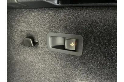 Car image 29