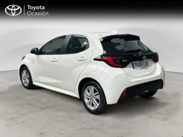 Car image 2