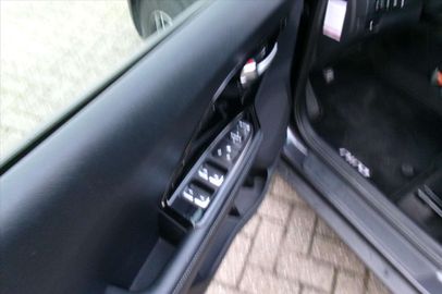 Car image 29