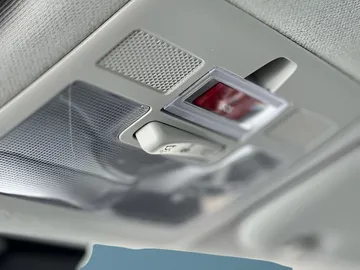 Car image 27