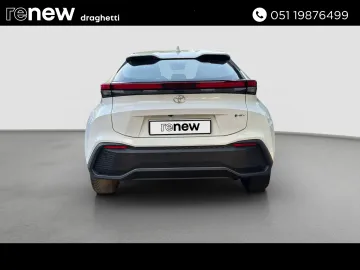 Car image 4