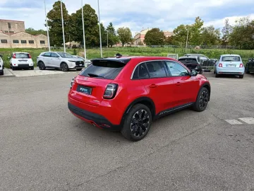 Car image 32