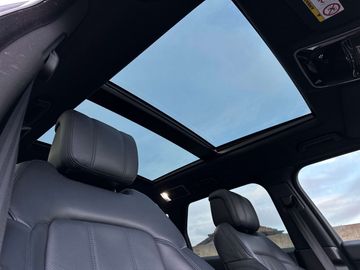 Car image 37