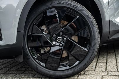 Car image 35