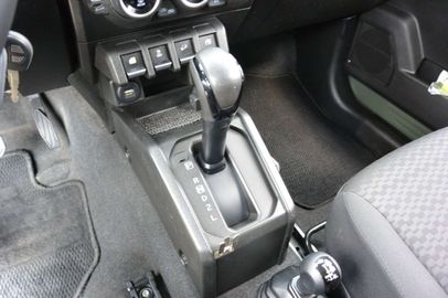 Car image 30