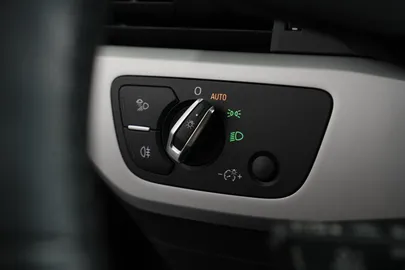 Car image 46
