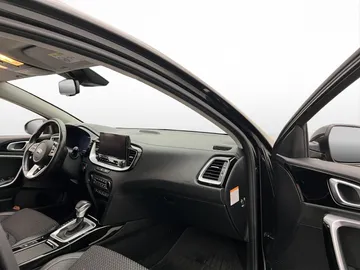 Car image 32