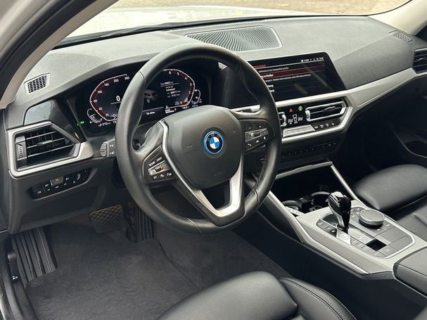 BMW 330 Touring 185 kW image number 3