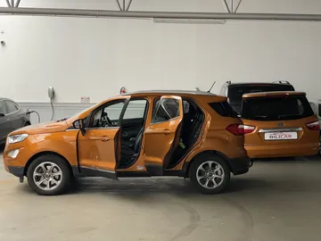 Car image 17