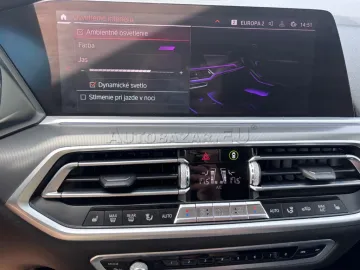 Car image 40