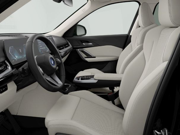 BMW iX1 eDrive20 150 kW image number 8