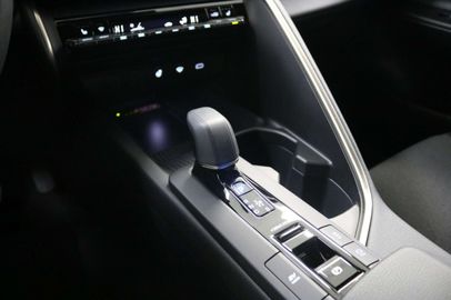 Car image 30