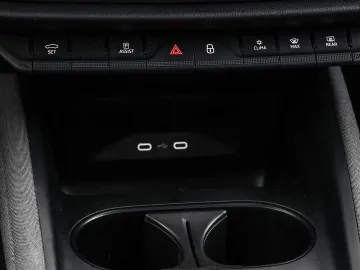 Car image 39