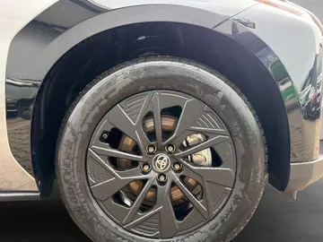 Car image 23
