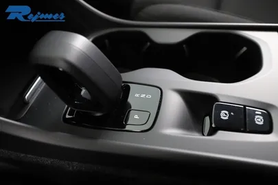 Car image 27