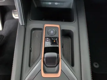 Car image 49