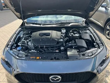 Car image 24