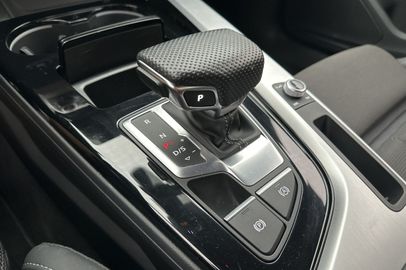 Car image 23