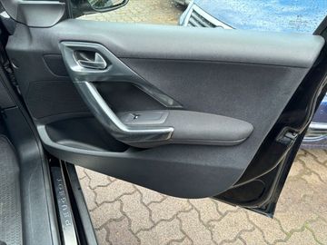 Car image 38