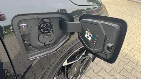 Car image 38