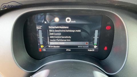 Car image 26