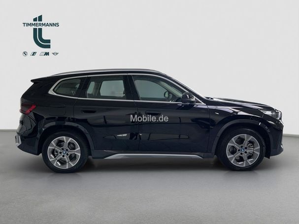 BMW iX1 xDrive30 xLine 230 kW image number 6