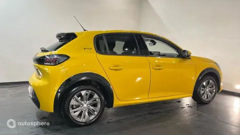Car image 4