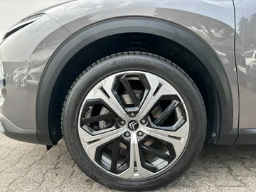 Car image 27