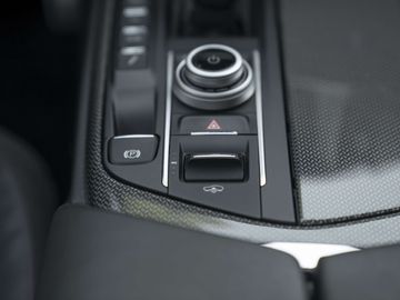 Car image 38