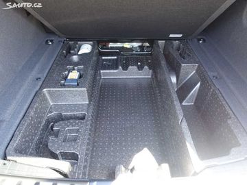 Car image 36