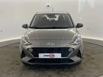 Car image 4
