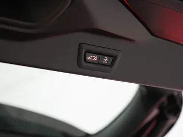 Car image 47