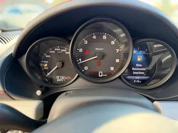 Car image 28