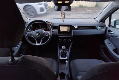 Car image 13