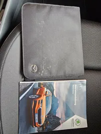 Car image 27