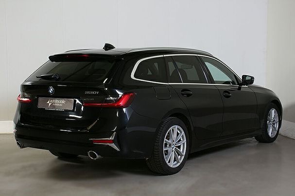 BMW 330i Touring Luxury Line 190 kW image number 3