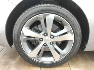 Car image 49