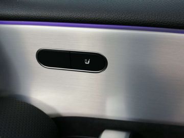 Car image 38