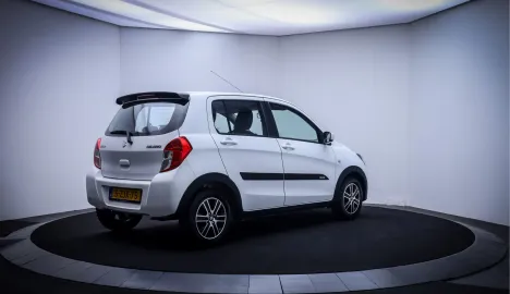 Car image 5