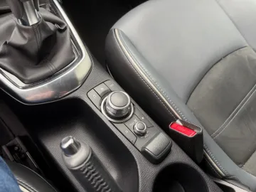 Car image 28