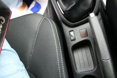 Car image 36