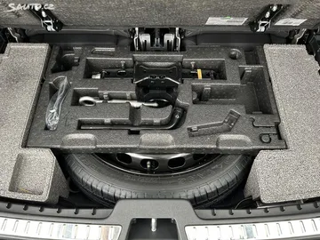 Car image 29