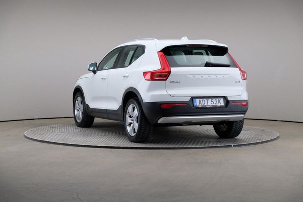 Volvo XC40 D3 AWD Momentum 110 kW image number 4