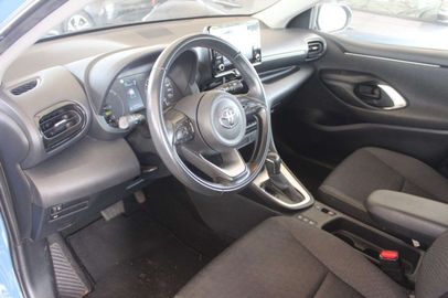 Car image 11