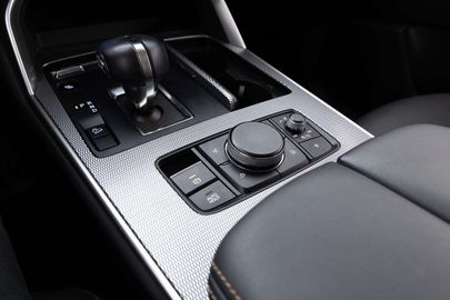 Car image 24