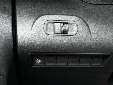 Car image 31