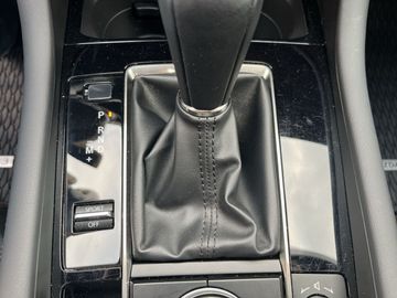 Car image 28