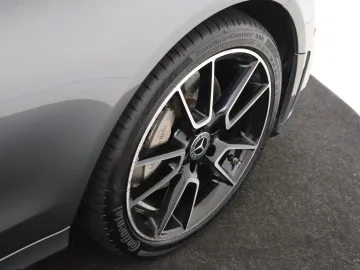Car image 32