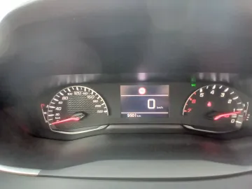 Car image 34