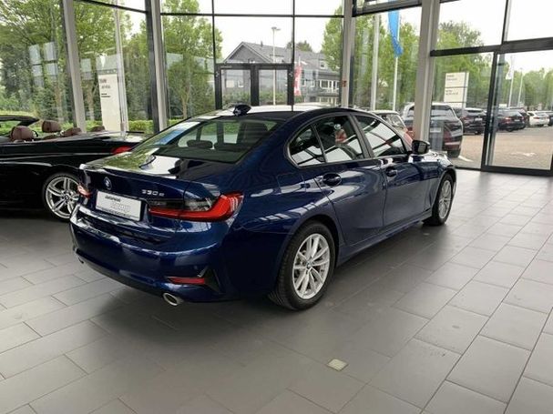 BMW 330 Advantage 185 kW image number 2